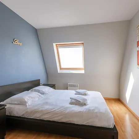 Huswell - Comfortable With Scenic Views Apartment